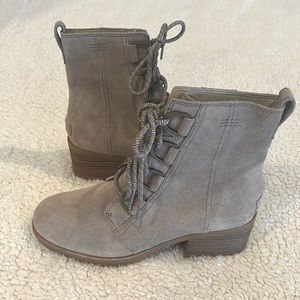 Sorel Cate Lace up boot NWOT